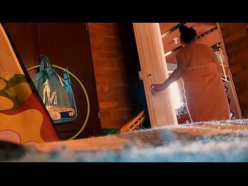 ❤️ Ο θείος μου με ακολουθεί στο ντους, με γαμάει ενώ κάνω ντους. ❤️ Πόρνο fb